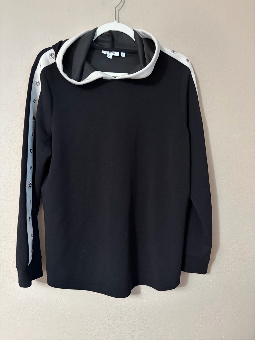 Chico's Black & White Grommet Hoodie Rhinestone Accents Size 2 L